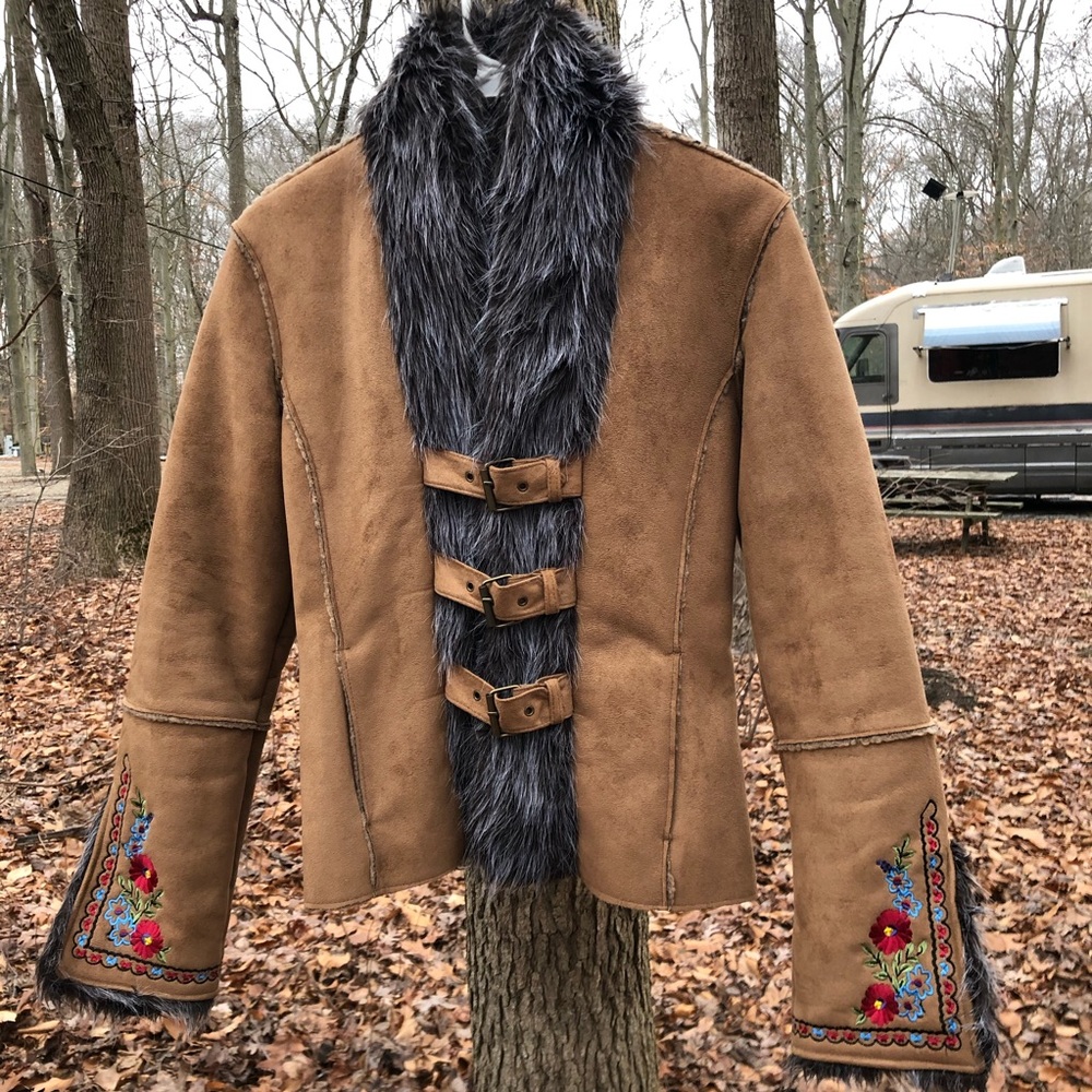 Faux suede & fur embroidered flower coat S